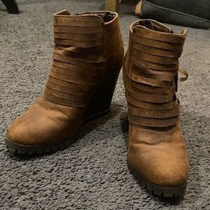 Sugar Brand Brown Heeled Boots with Zipper Closure Size 6